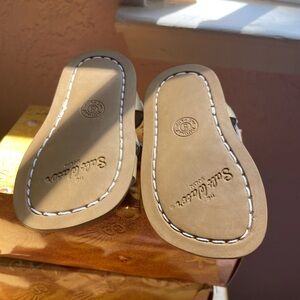 New 5t Saltwater Sandals.  Gold